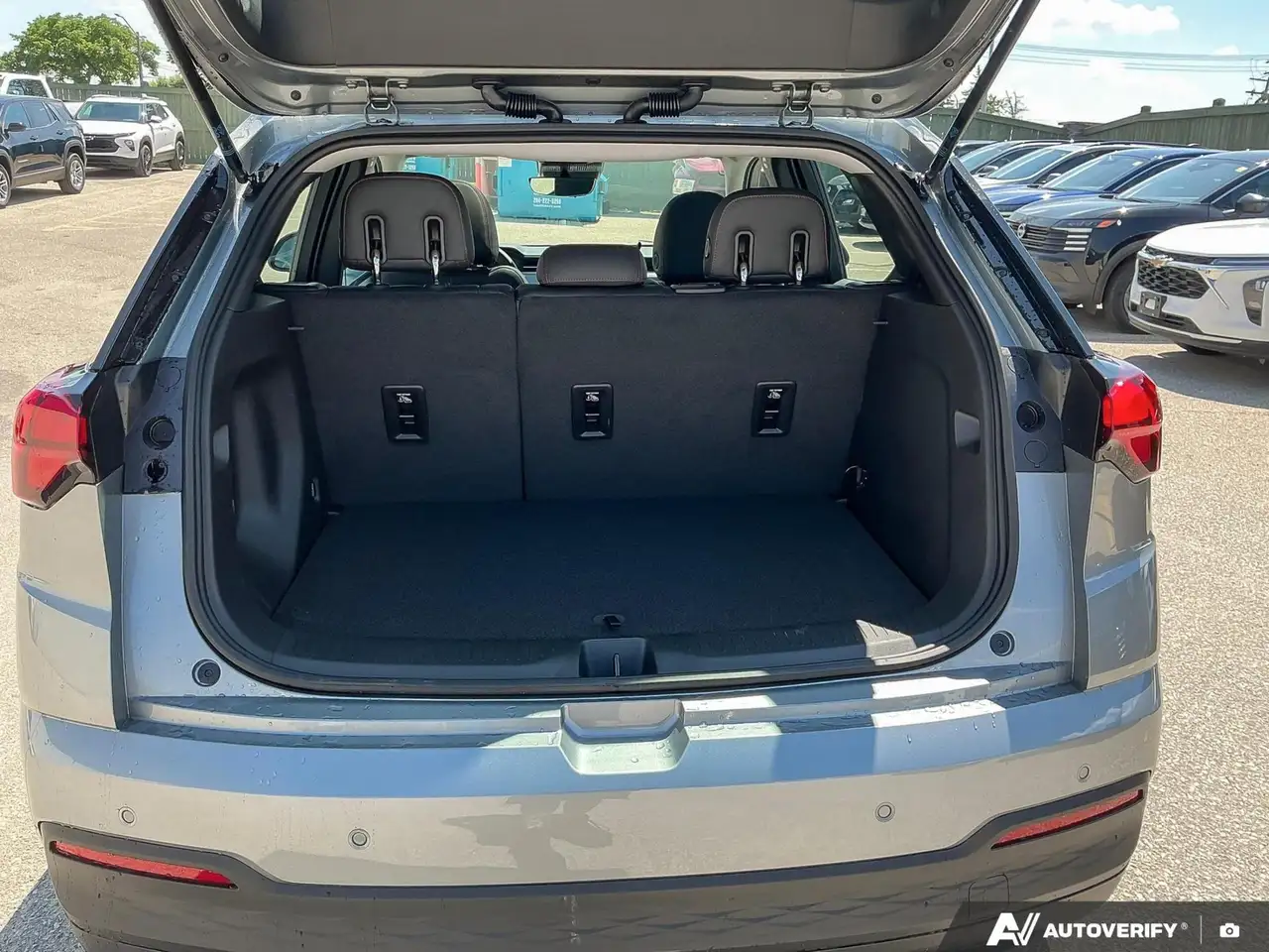 Chevrolet Bolt photo Chevrolet Bolt