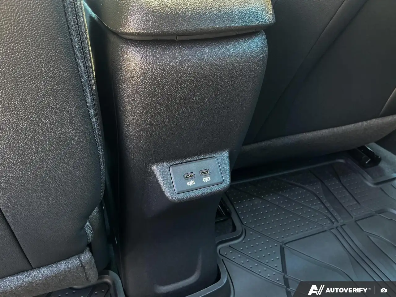 Chevrolet Bolt photo Chevrolet Bolt