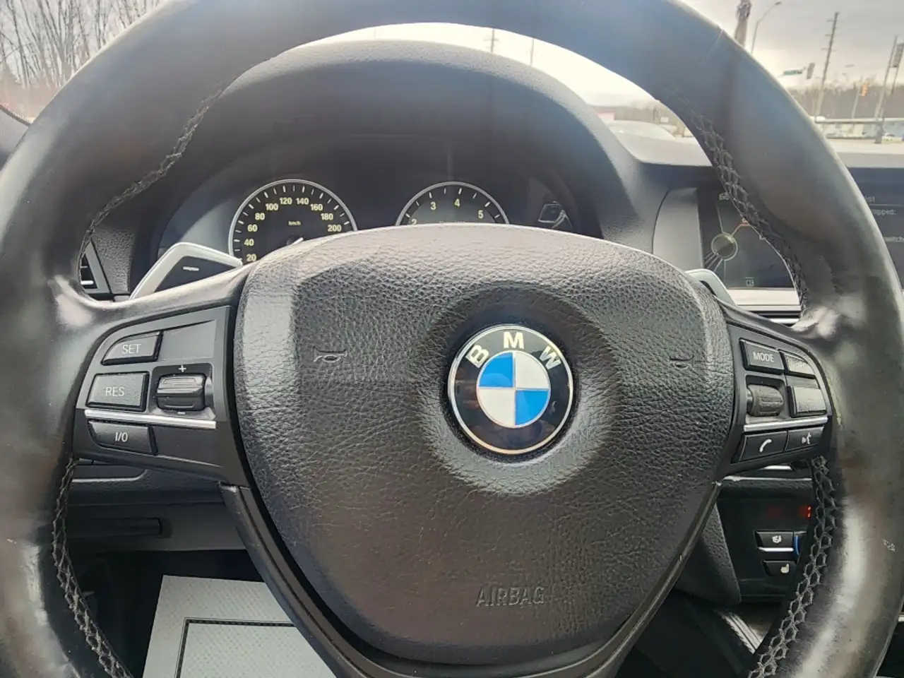 BMW 5 Series снимка BMW 5 Series