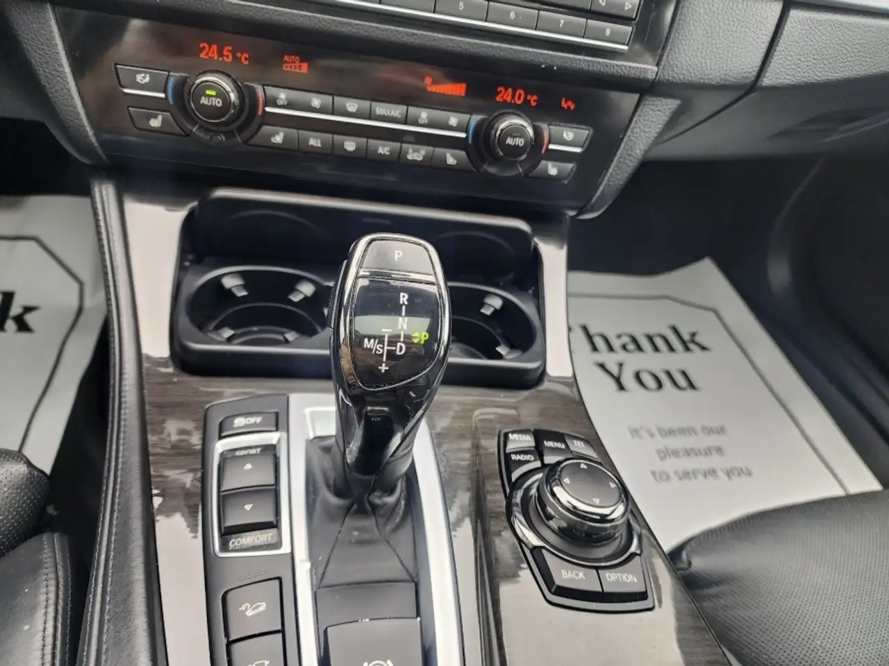 BMW 5 Series снимка BMW 5 Series