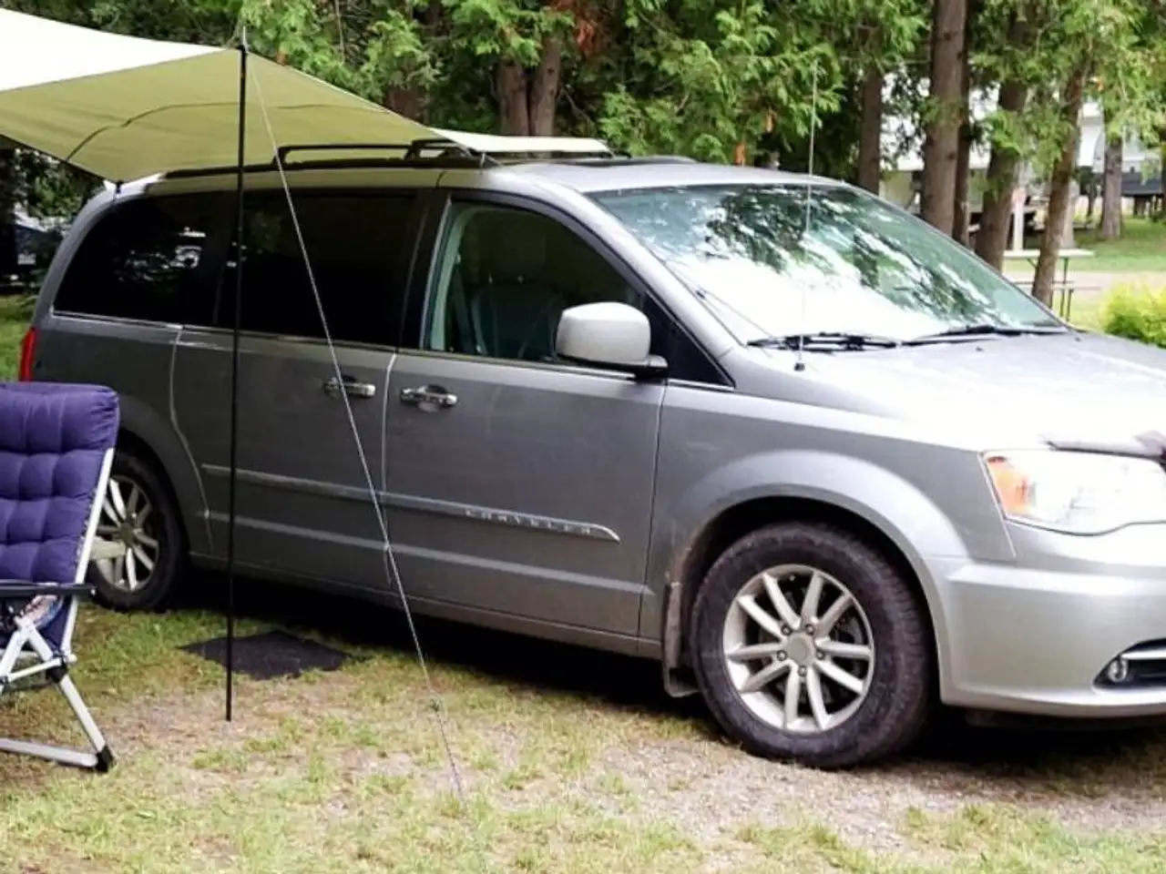 Chrysler Town & Country снимка Chrysler Town & Country