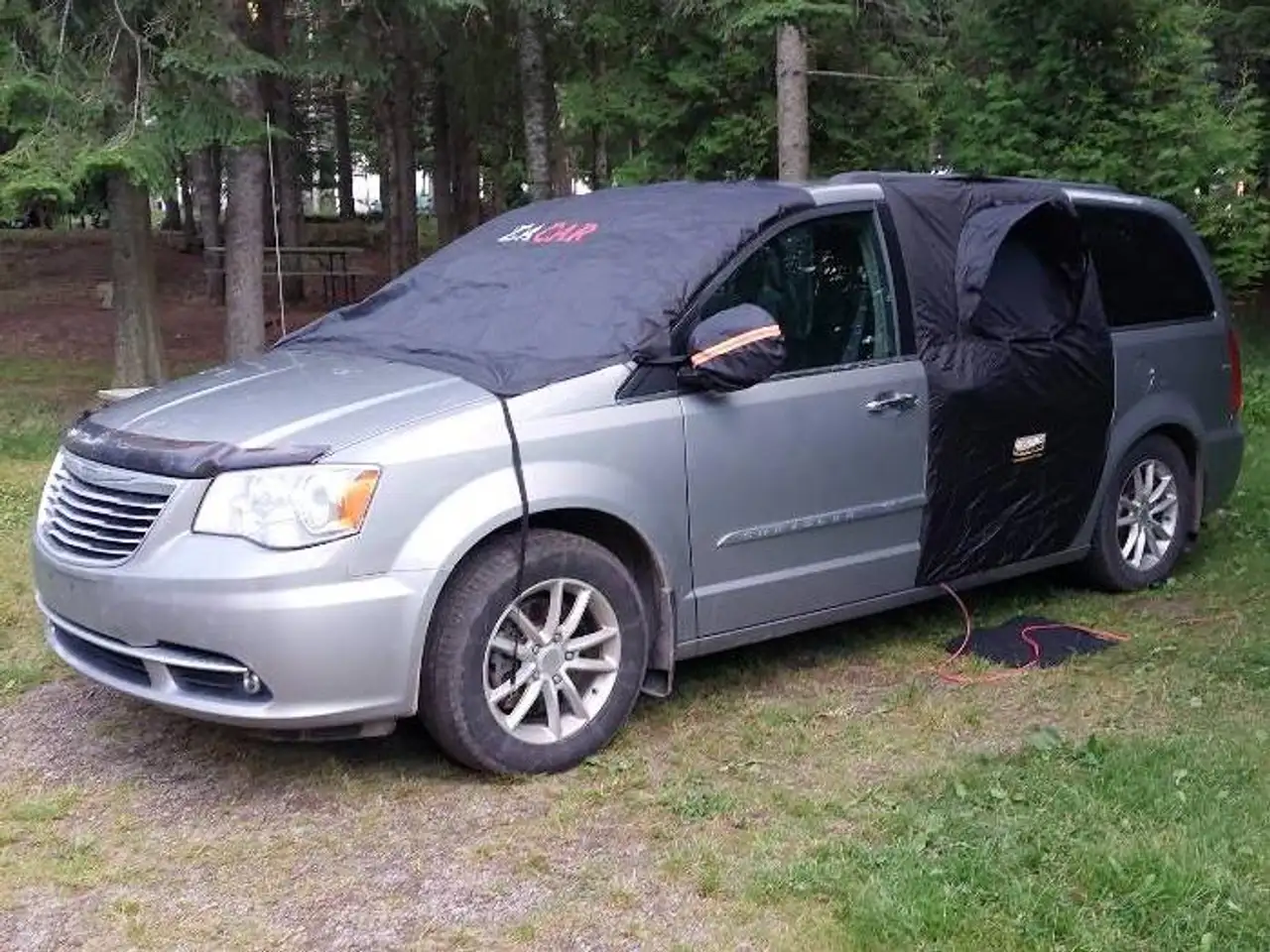Chrysler Town & Country снимка Chrysler Town & Country