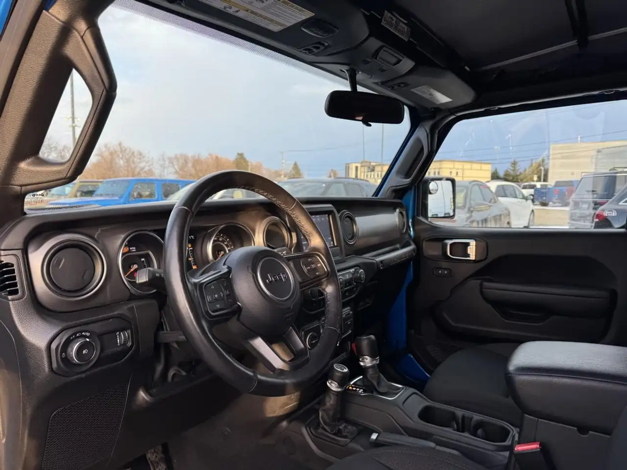 Jeep Wrangler снимка Jeep Wrangler
