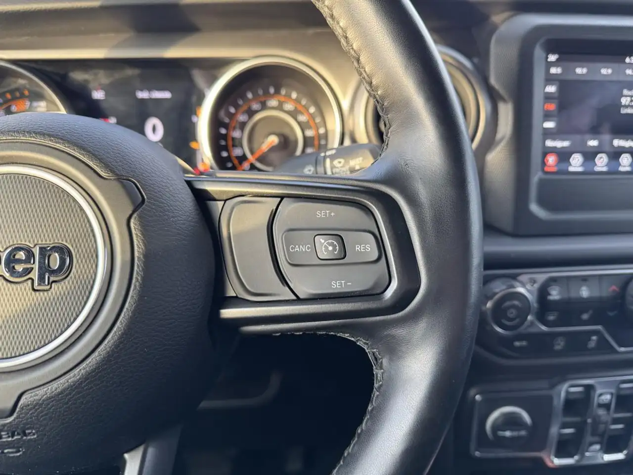 Jeep Wrangler снимка Jeep Wrangler