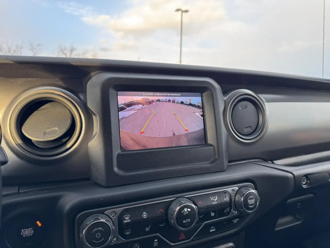 Jeep Wrangler снимка Jeep Wrangler