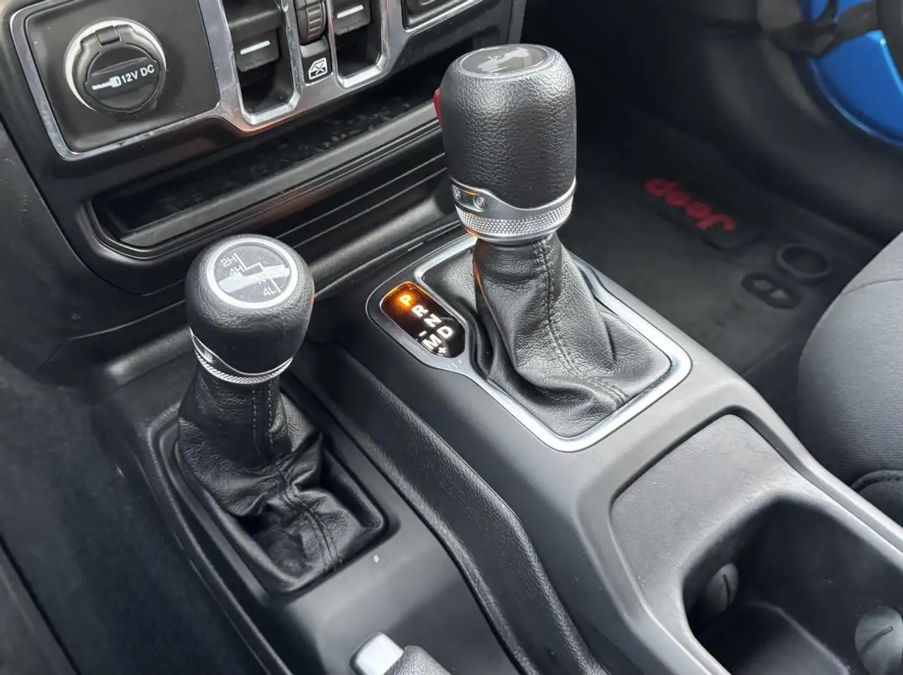 Jeep Wrangler снимка Jeep Wrangler