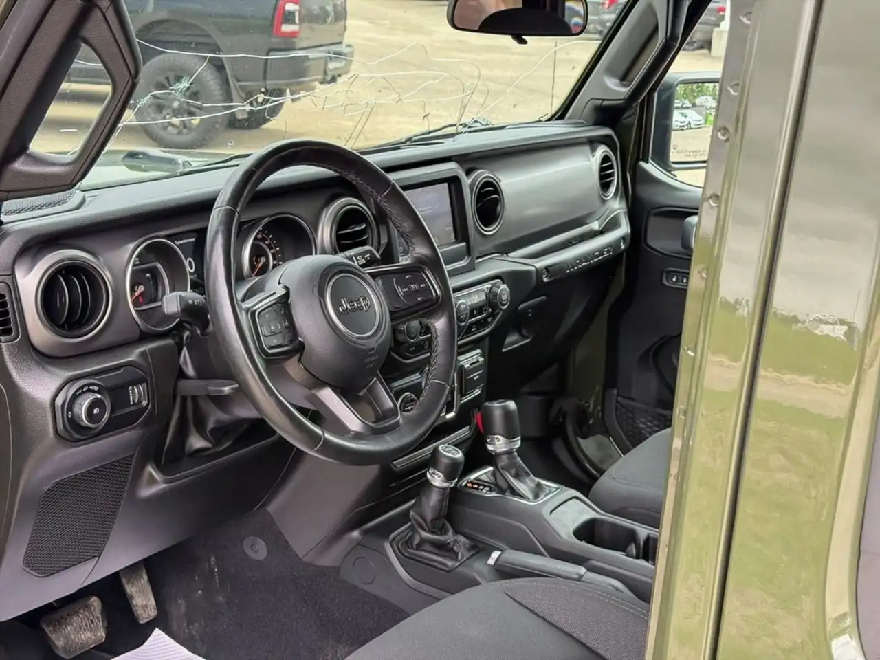 Jeep Wrangler снимка Jeep Wrangler