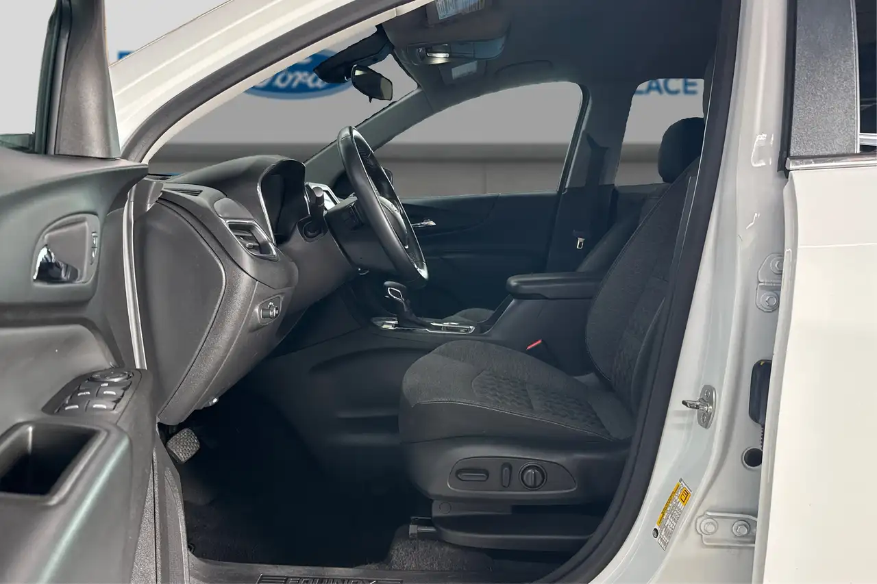 Chevrolet Equinox photo Chevrolet Equinox