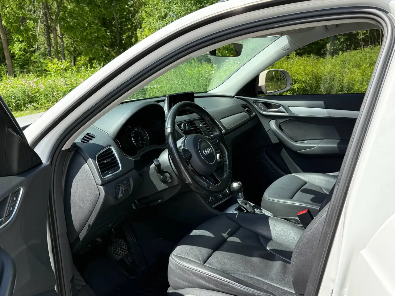 Audi Q3 photo Audi Q3