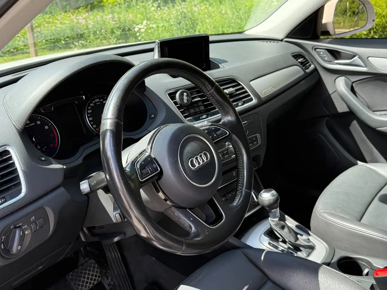 Audi Q3 photo Audi Q3