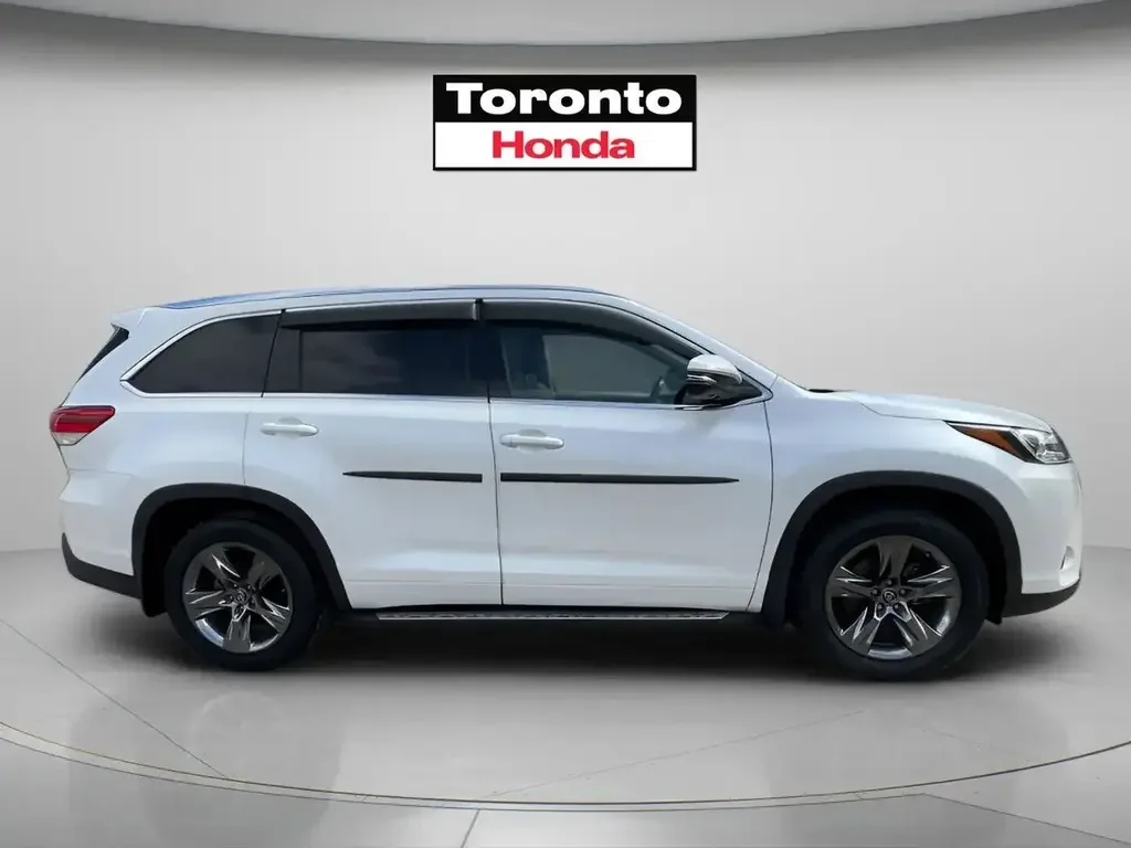 Toyota Highlander снимка Toyota Highlander
