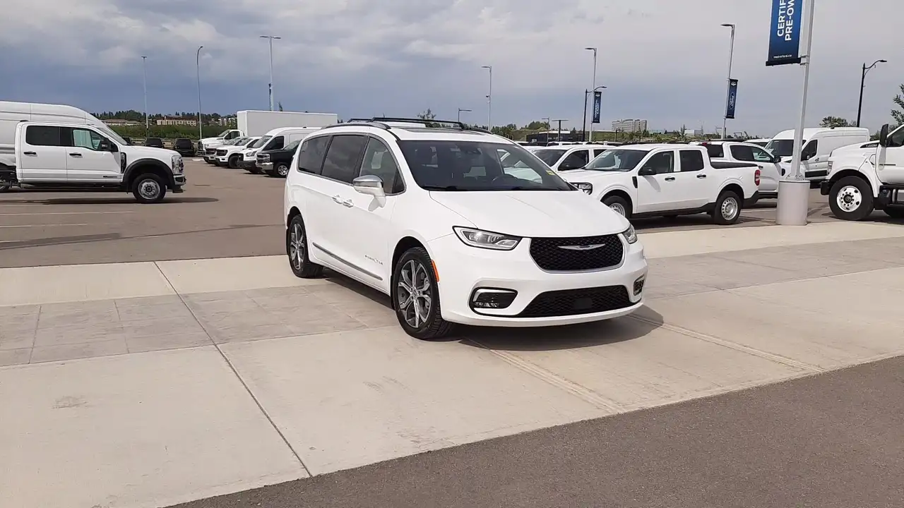 Chrysler Pacifica снимка Chrysler Pacifica