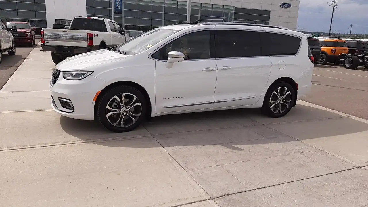 Chrysler Pacifica снимка Chrysler Pacifica
