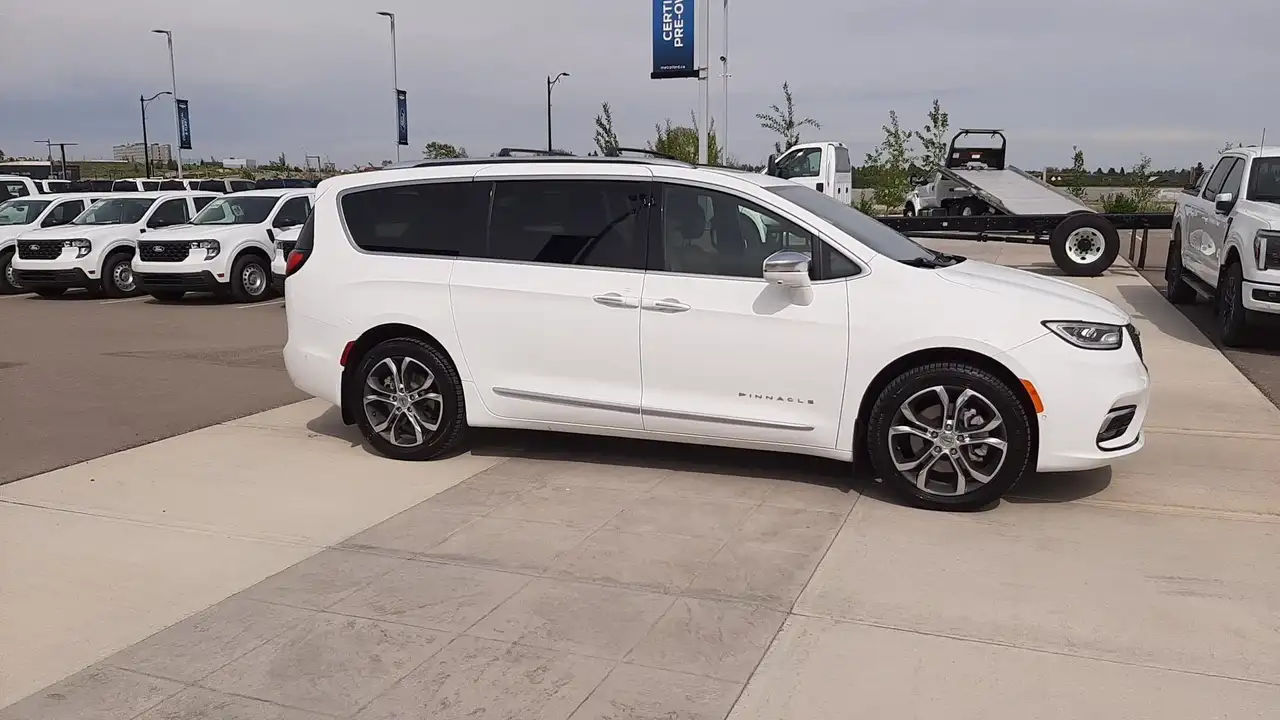 Chrysler Pacifica снимка Chrysler Pacifica
