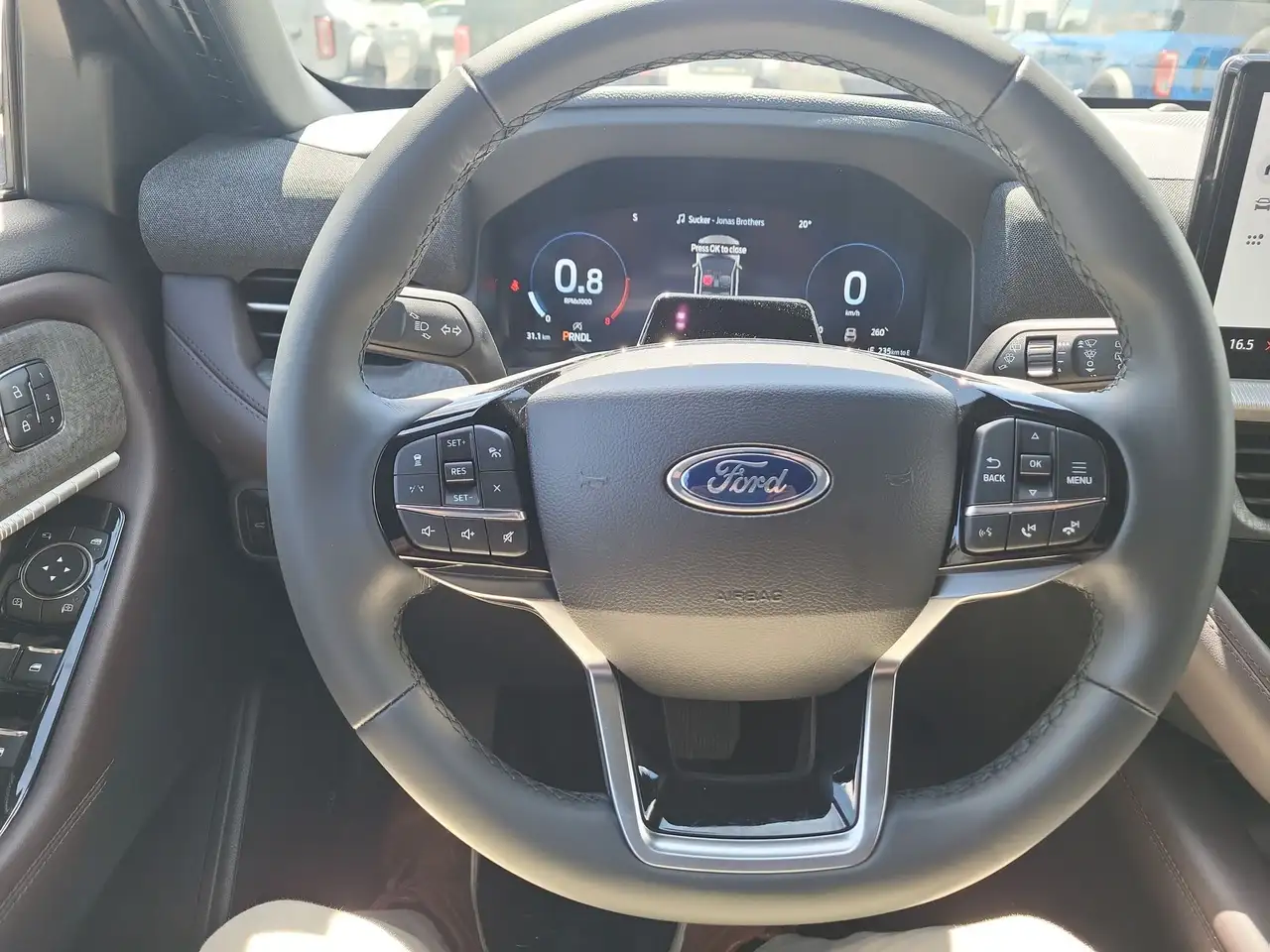 Ford Explorer снимка Ford Explorer