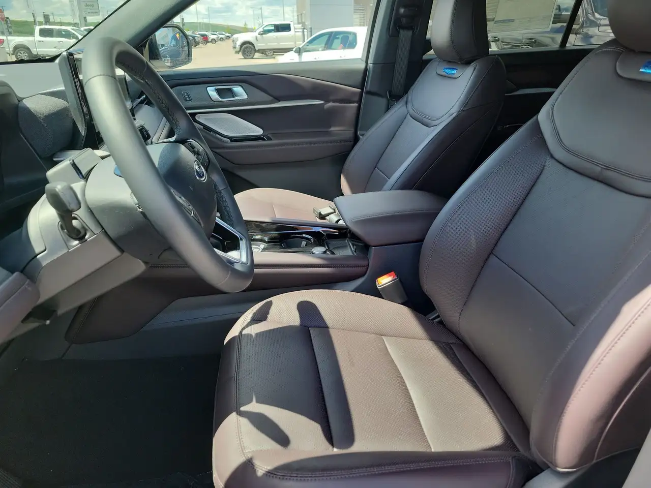 Ford Explorer снимка Ford Explorer