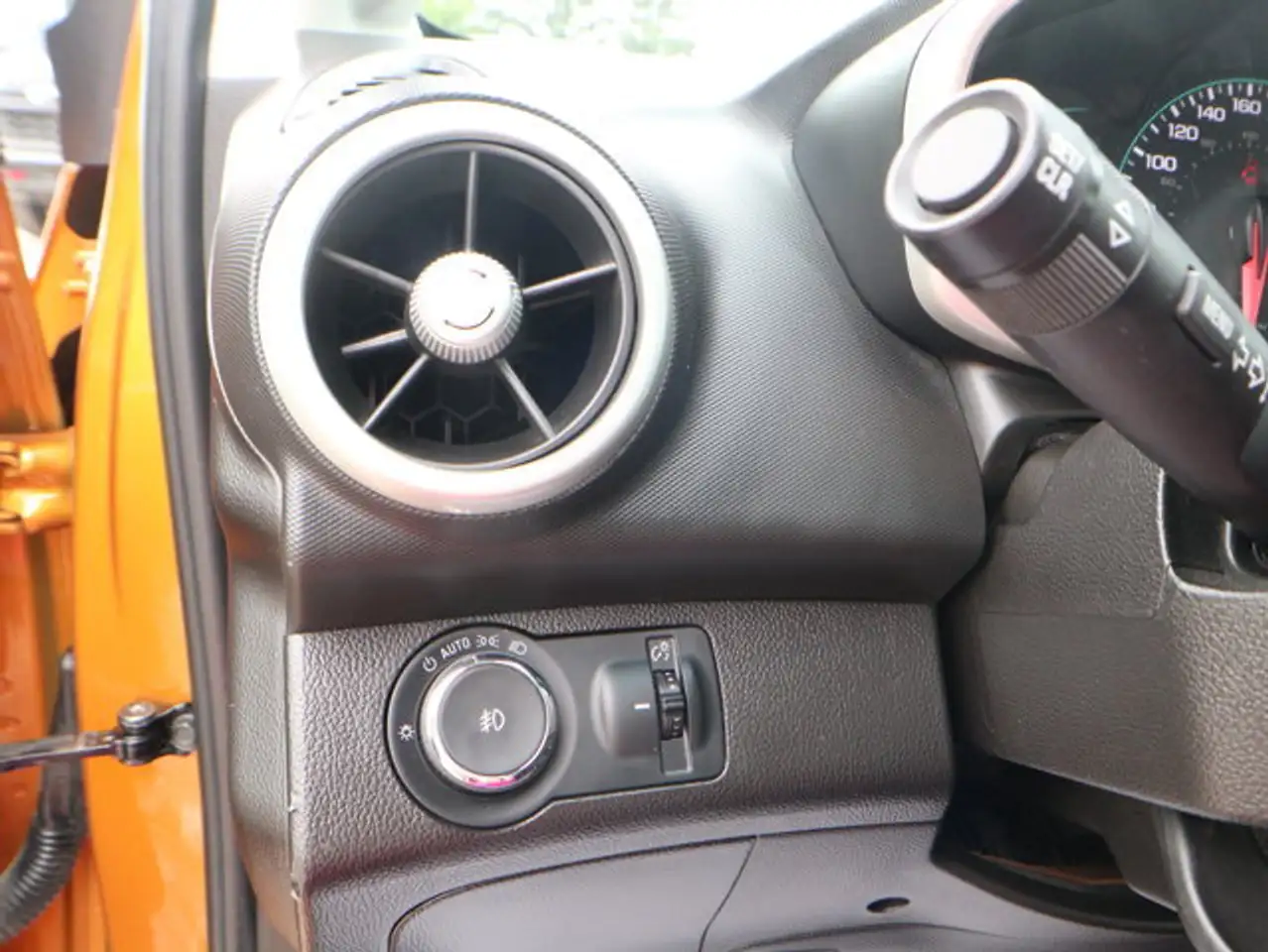 Chevrolet Sonic снимка Chevrolet Sonic