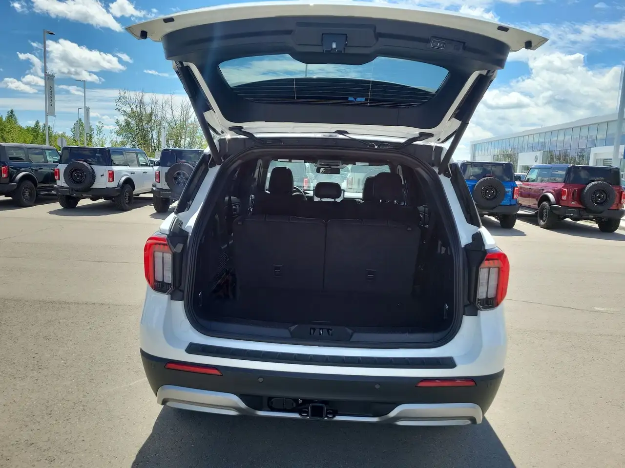 Ford Explorer снимка Ford Explorer