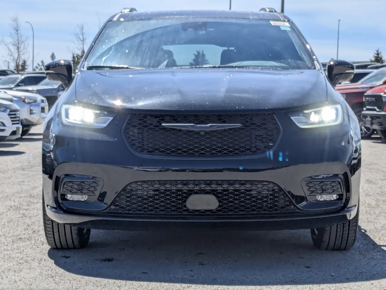 Chrysler Pacifica photo Chrysler Pacifica