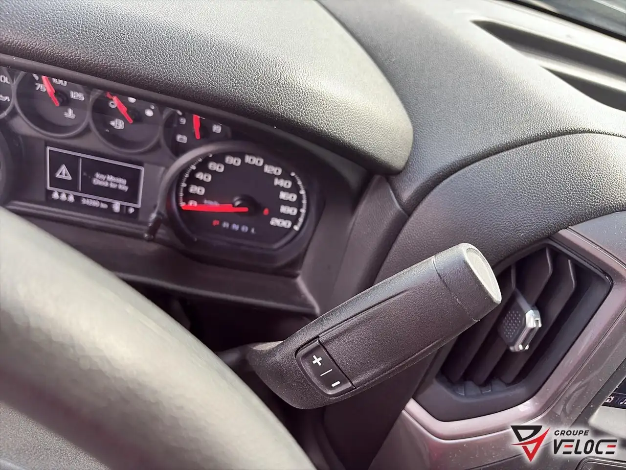 Chevrolet Silverado 1500 photo Chevrolet Silverado 1500