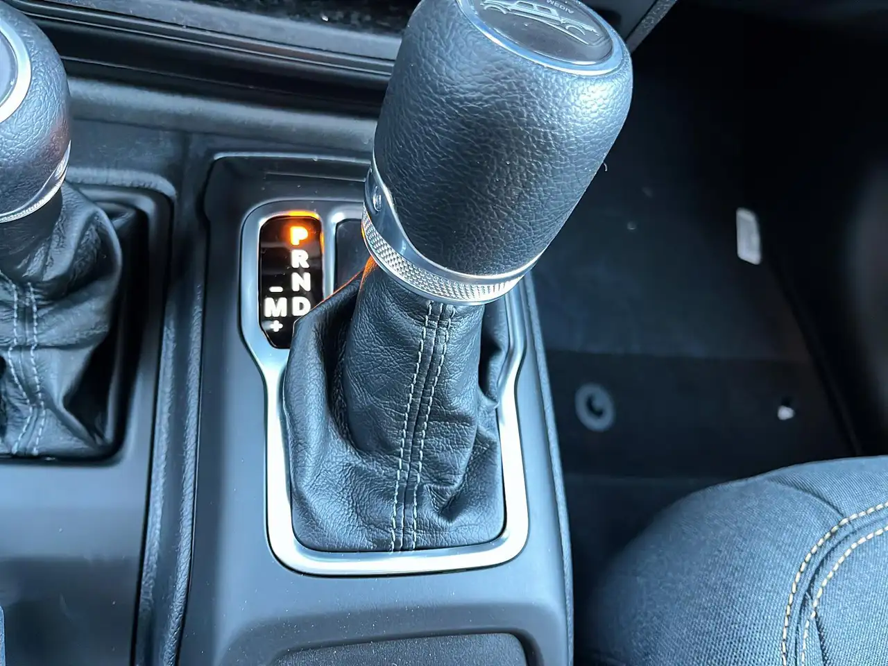 Jeep Gladiator снимка Jeep Gladiator