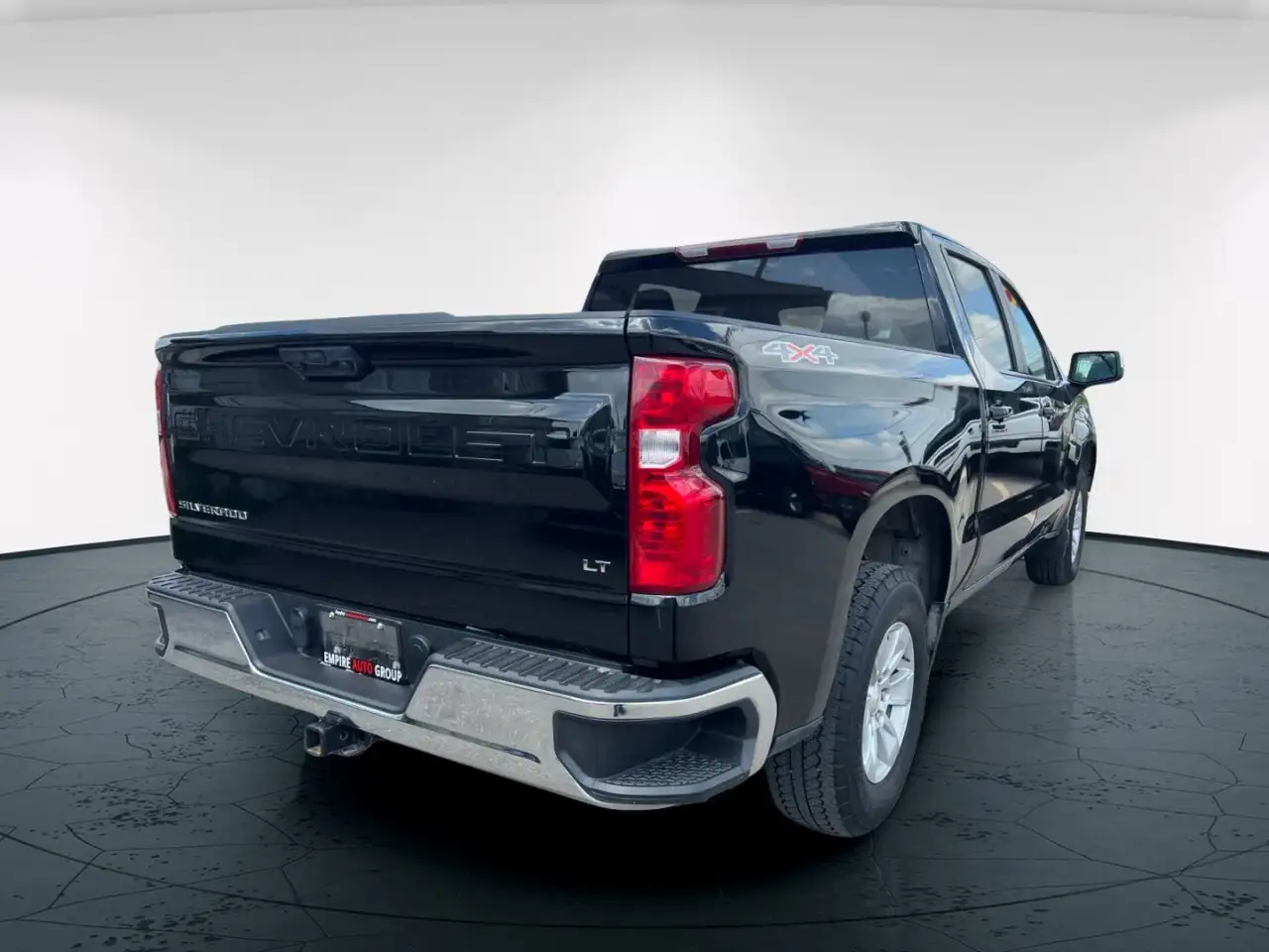 Chevrolet Silverado photo Chevrolet Silverado