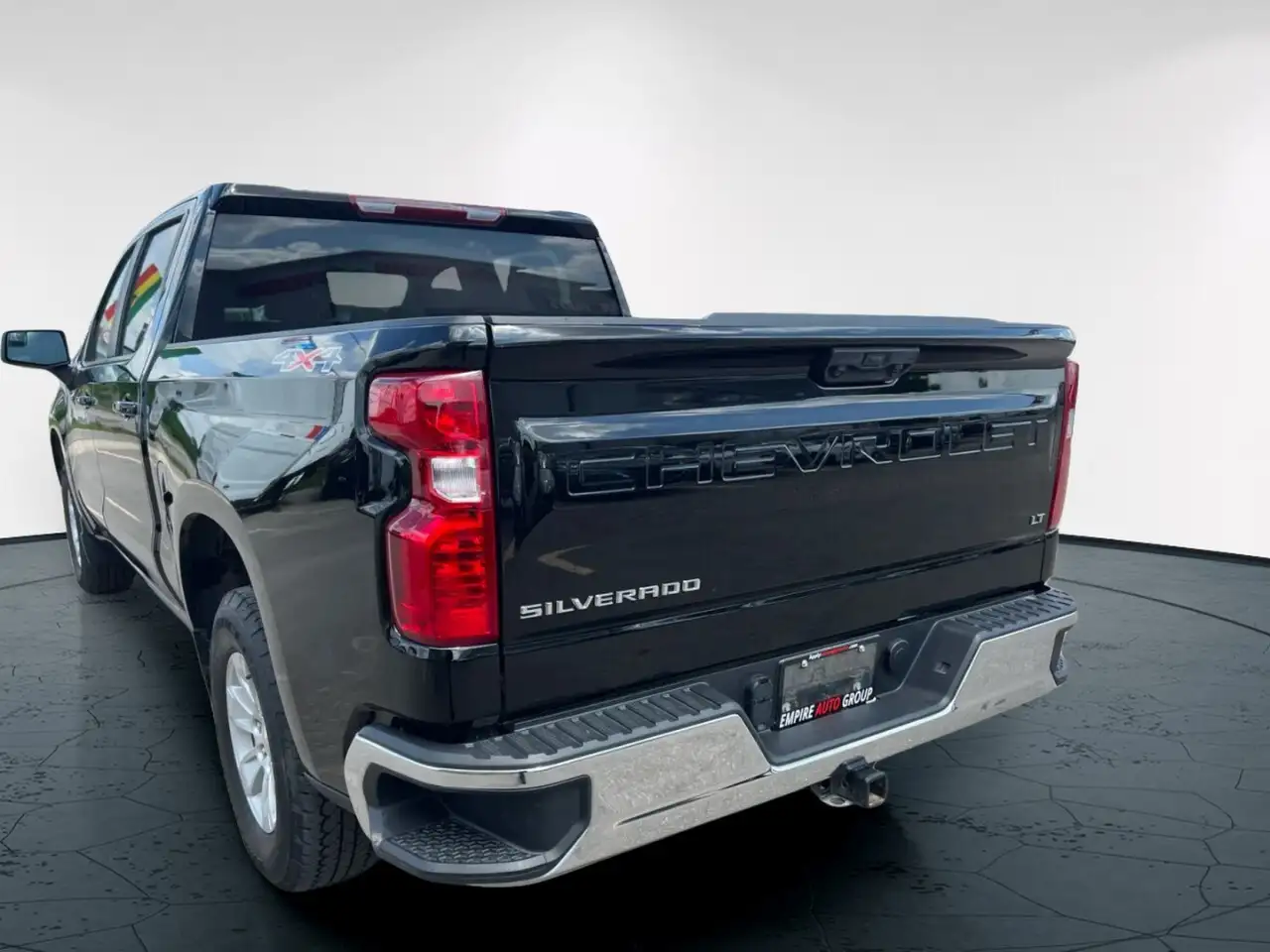 Chevrolet Silverado photo Chevrolet Silverado