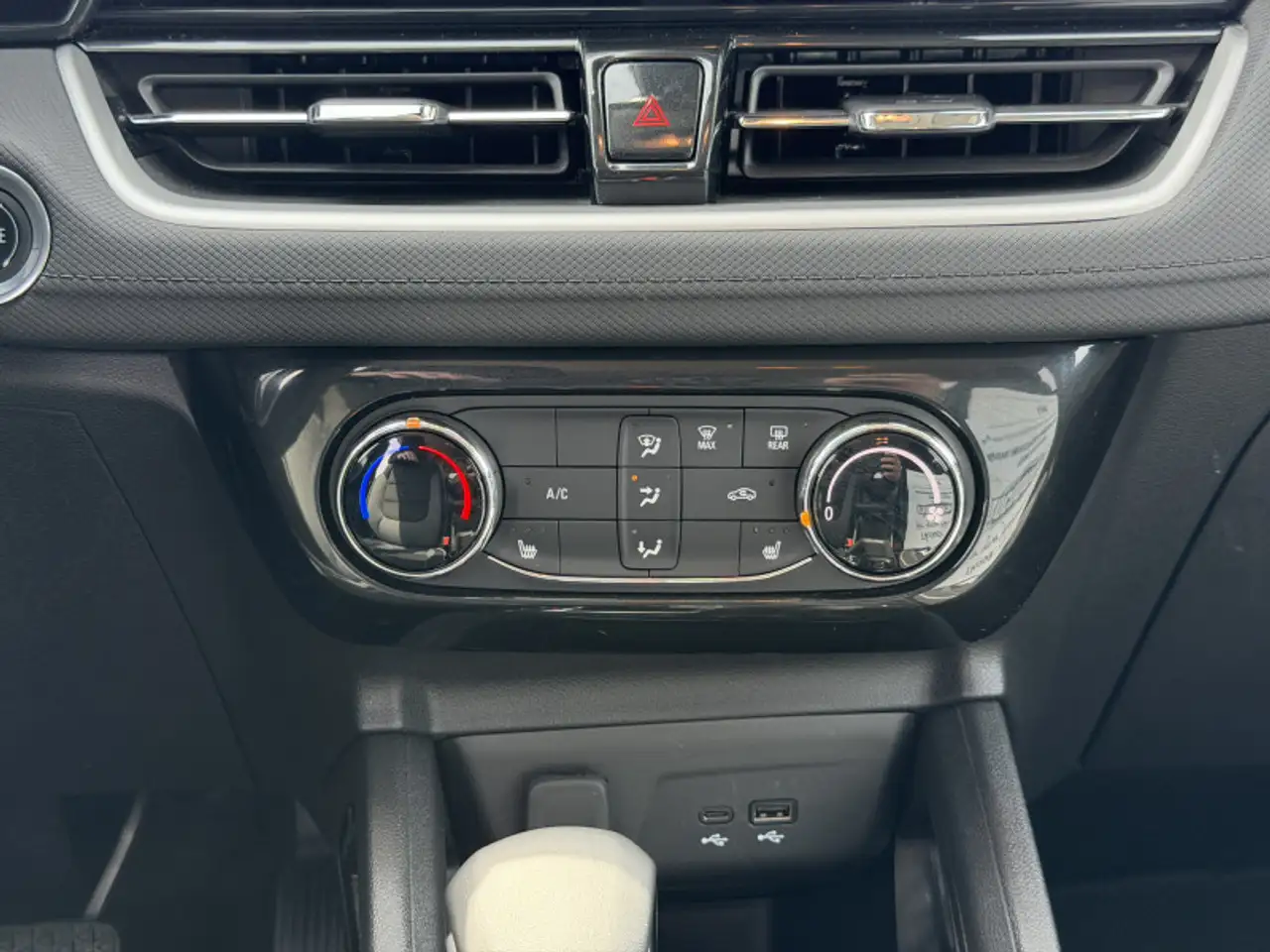 Chevrolet Trailblazer photo Chevrolet Trailblazer