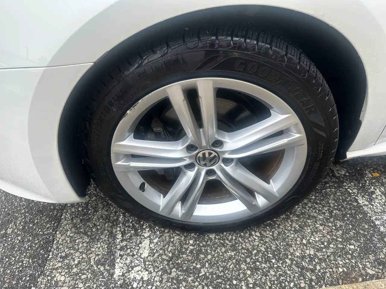 Volkswagen Passat photo Volkswagen Passat