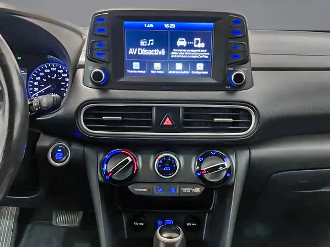 Hyundai KONA photo Hyundai KONA