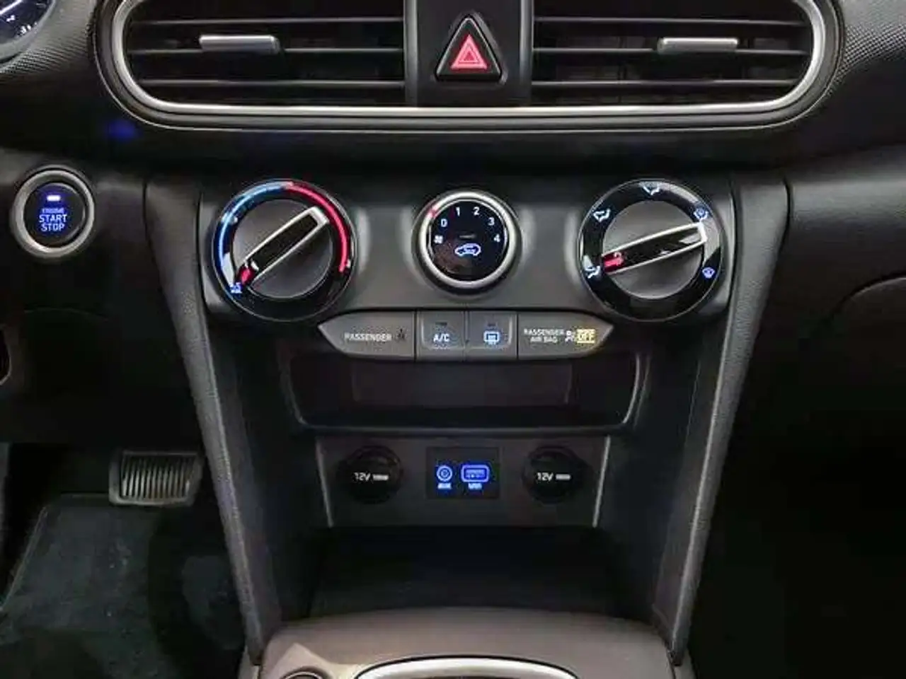 Hyundai KONA photo Hyundai KONA