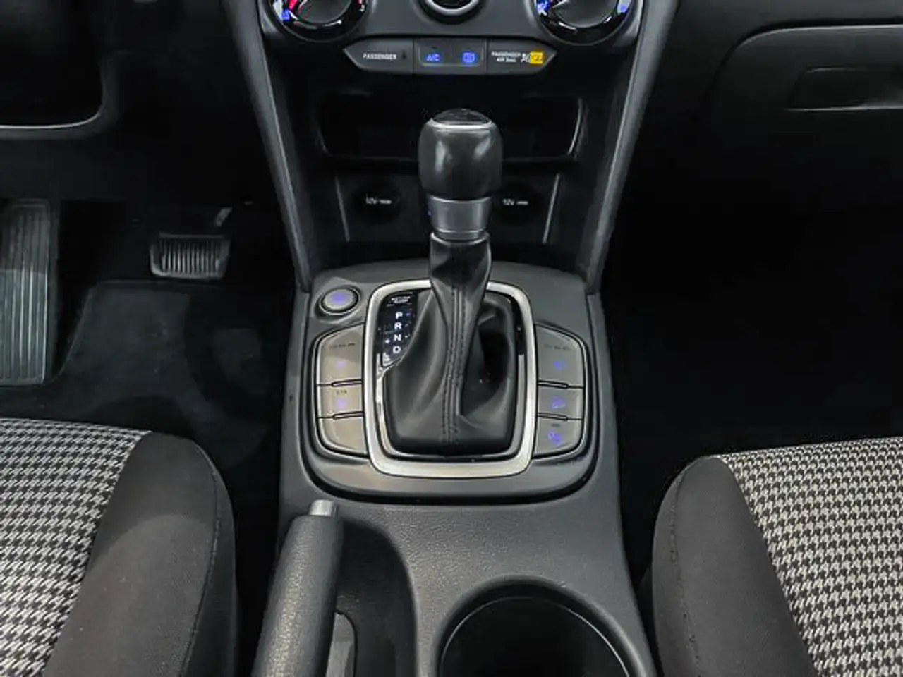 Hyundai KONA photo Hyundai KONA