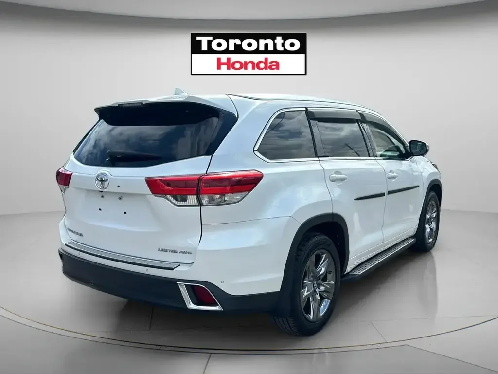 Toyota Highlander снимка Toyota Highlander