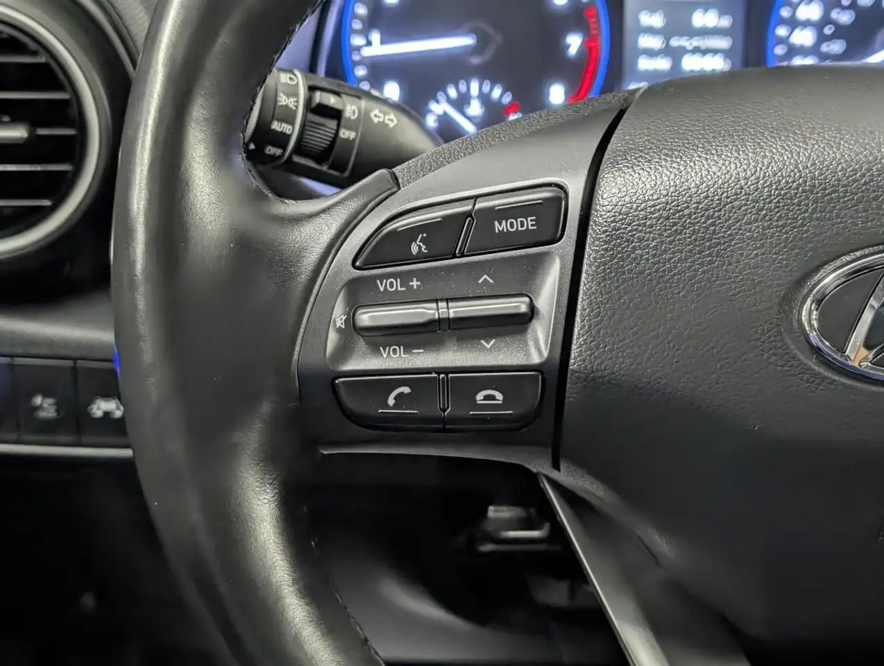 Hyundai KONA photo Hyundai KONA