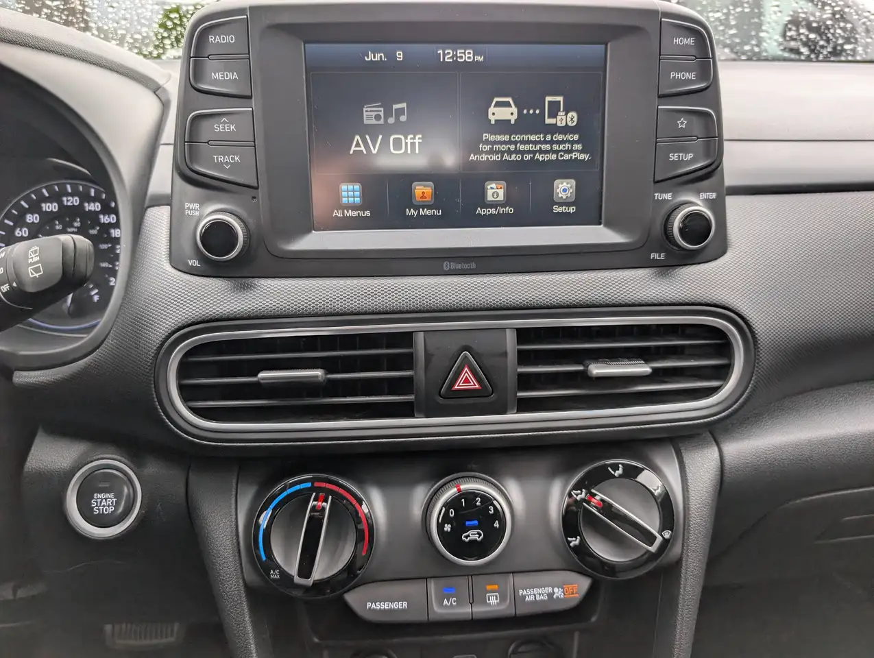 Hyundai KONA снимка Hyundai KONA