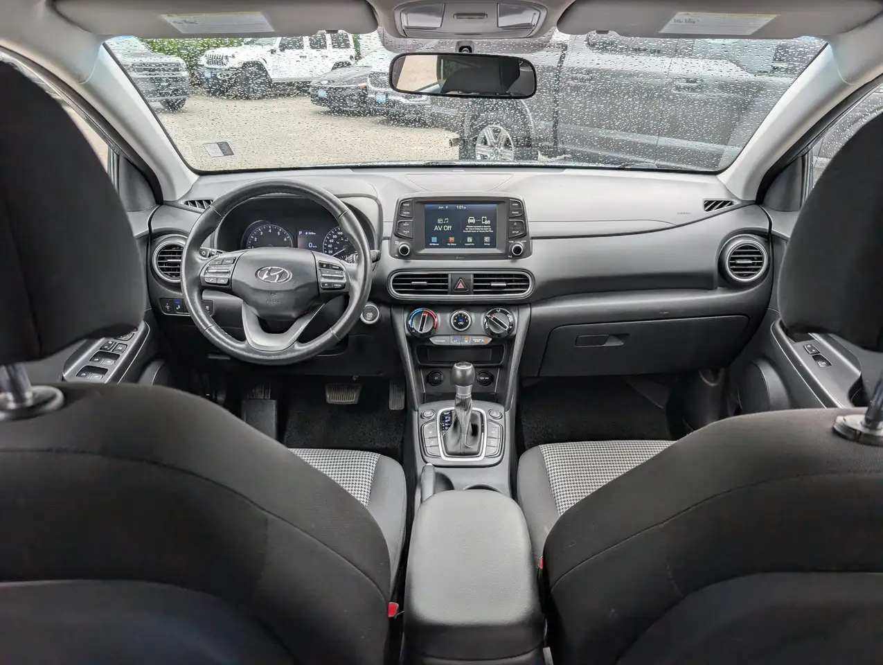 Hyundai KONA снимка Hyundai KONA