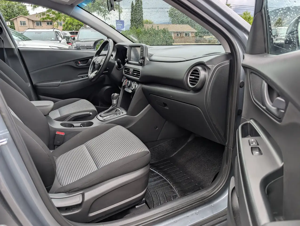 Hyundai KONA снимка Hyundai KONA