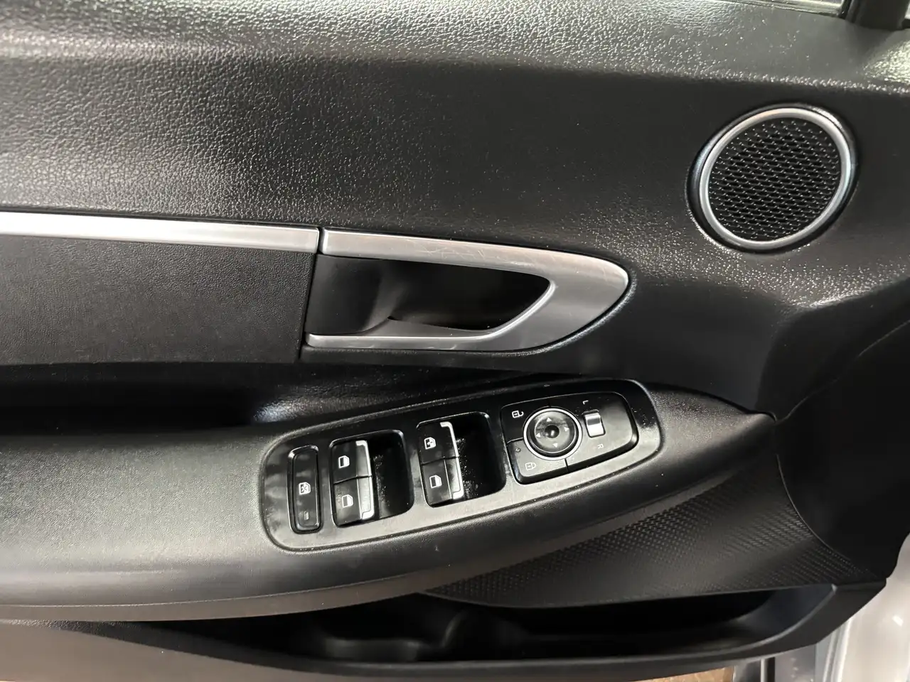 Hyundai SONATA снимка Hyundai SONATA