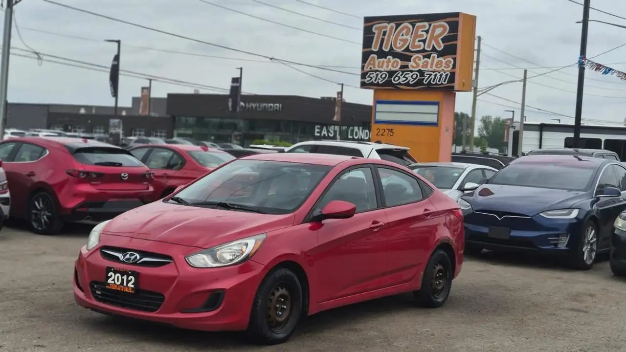 2012 Hyundai ACCENT