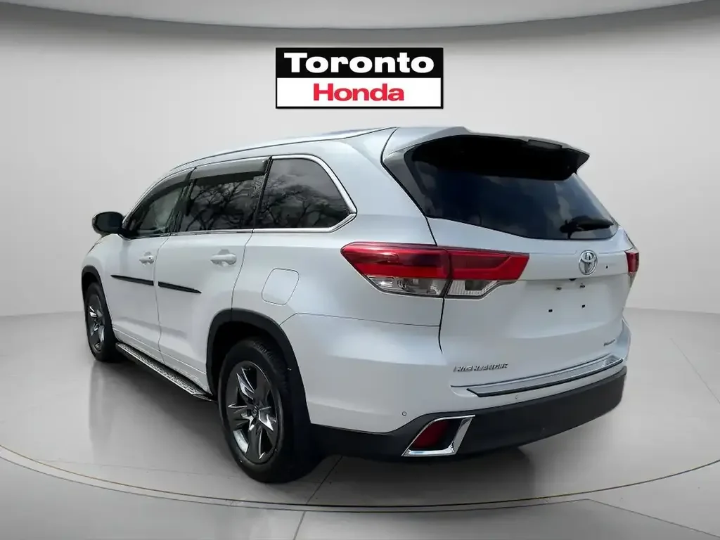 Toyota Highlander снимка Toyota Highlander