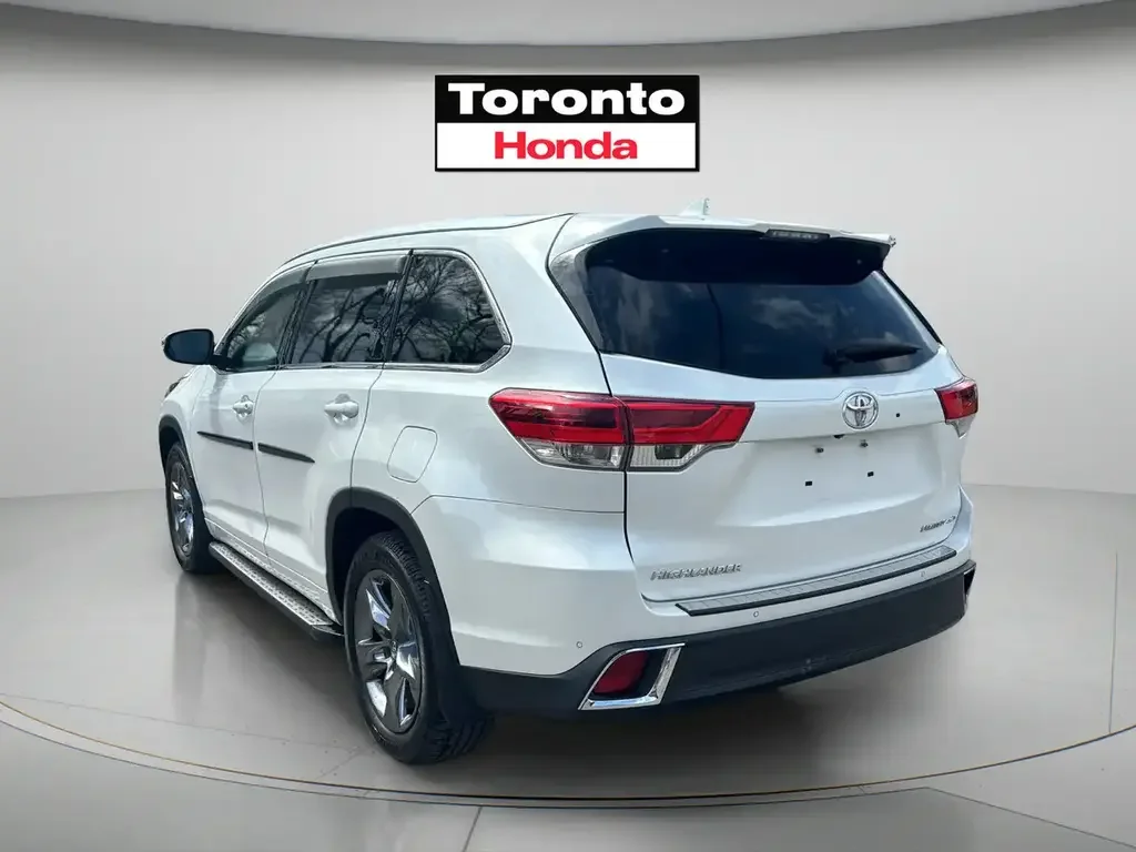 Toyota Highlander снимка Toyota Highlander