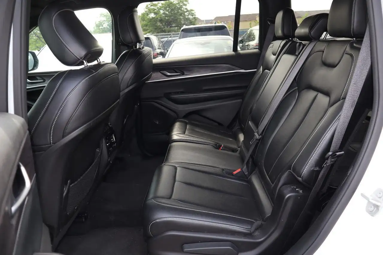 Jeep Grand Cherokee photo Jeep Grand Cherokee