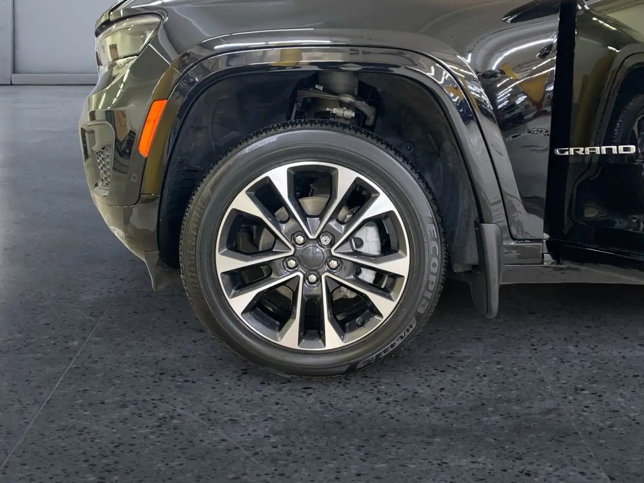 Jeep Grand Cherokee photo Jeep Grand Cherokee
