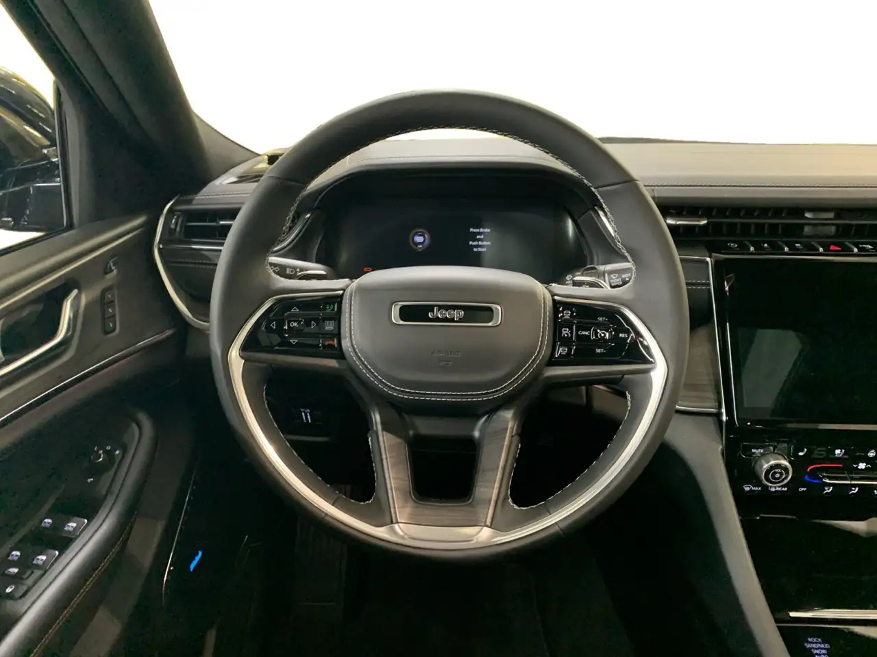 Jeep Grand Cherokee photo Jeep Grand Cherokee
