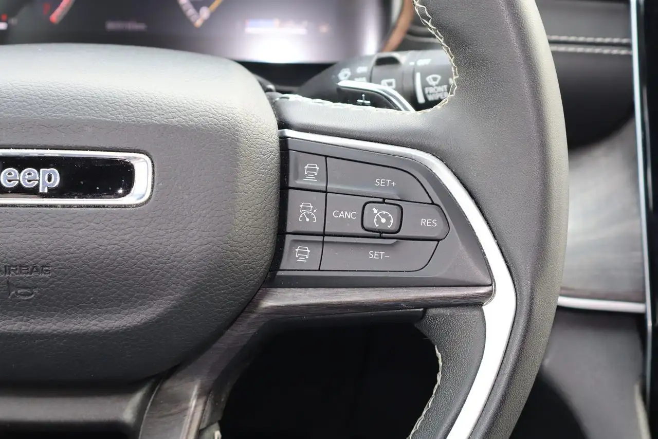 Jeep Grand Cherokee photo Jeep Grand Cherokee