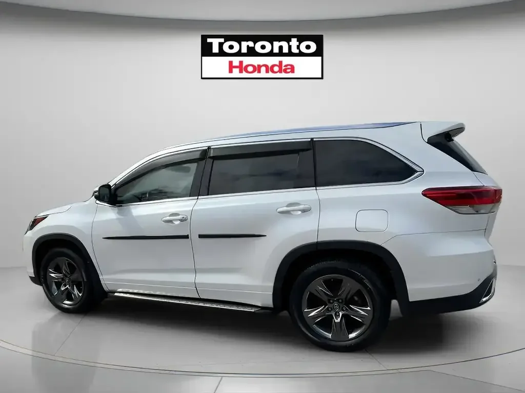 Toyota Highlander снимка Toyota Highlander