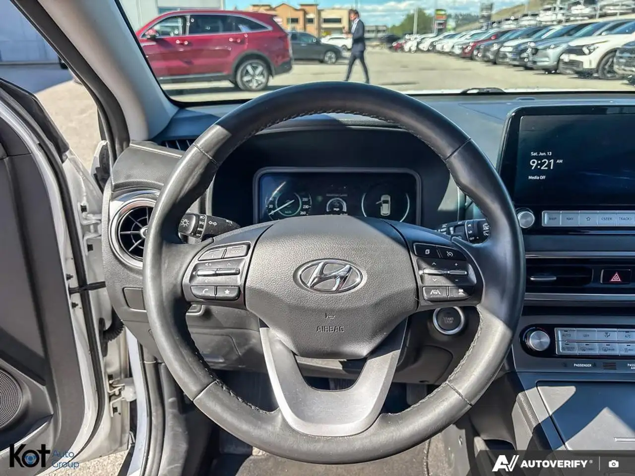 Hyundai KONA снимка Hyundai KONA