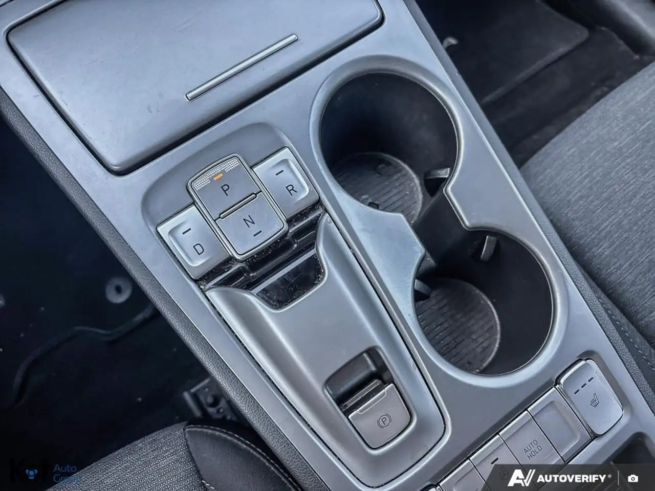 Hyundai KONA снимка Hyundai KONA