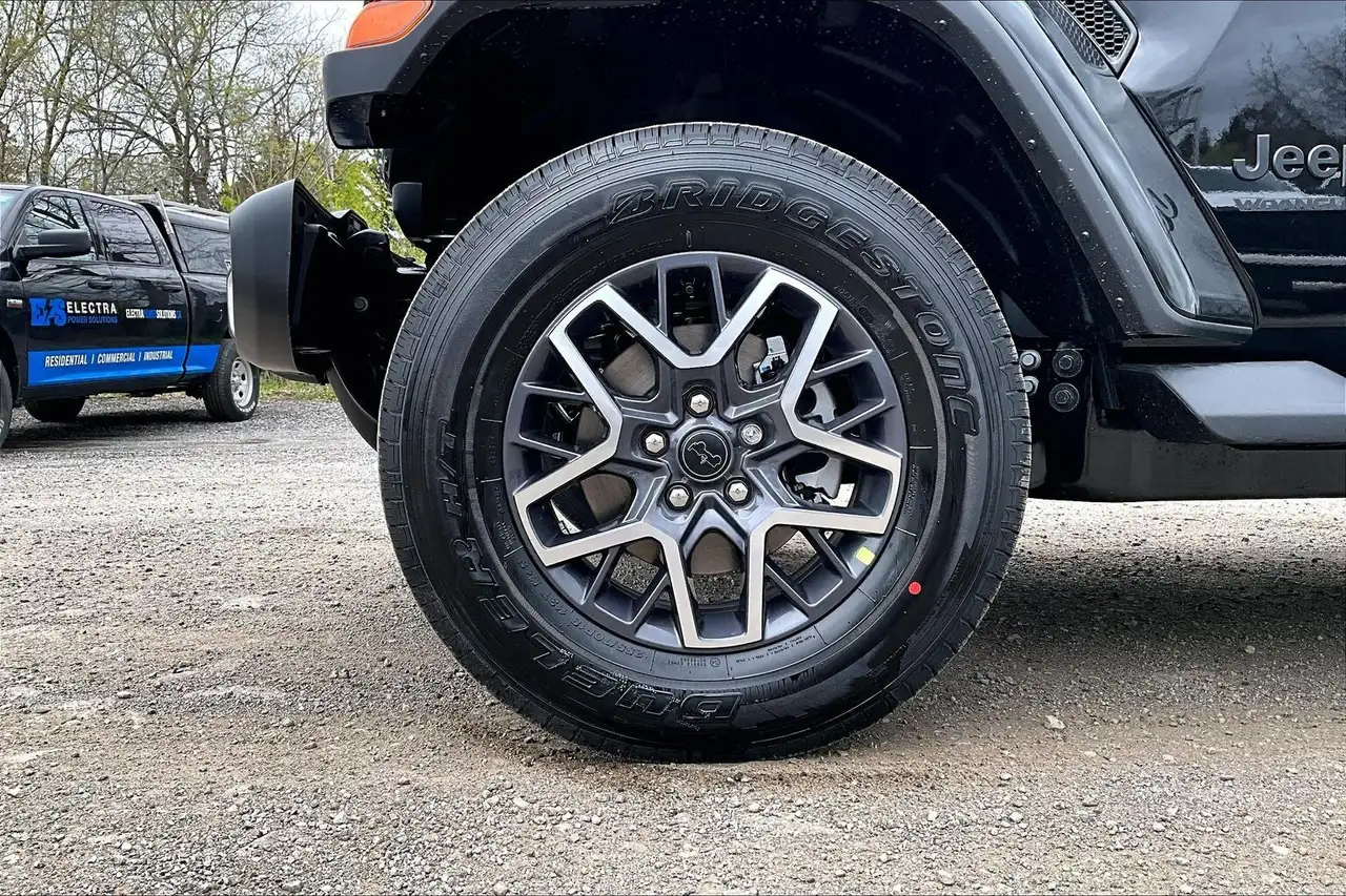 Jeep Wrangler снимка Jeep Wrangler