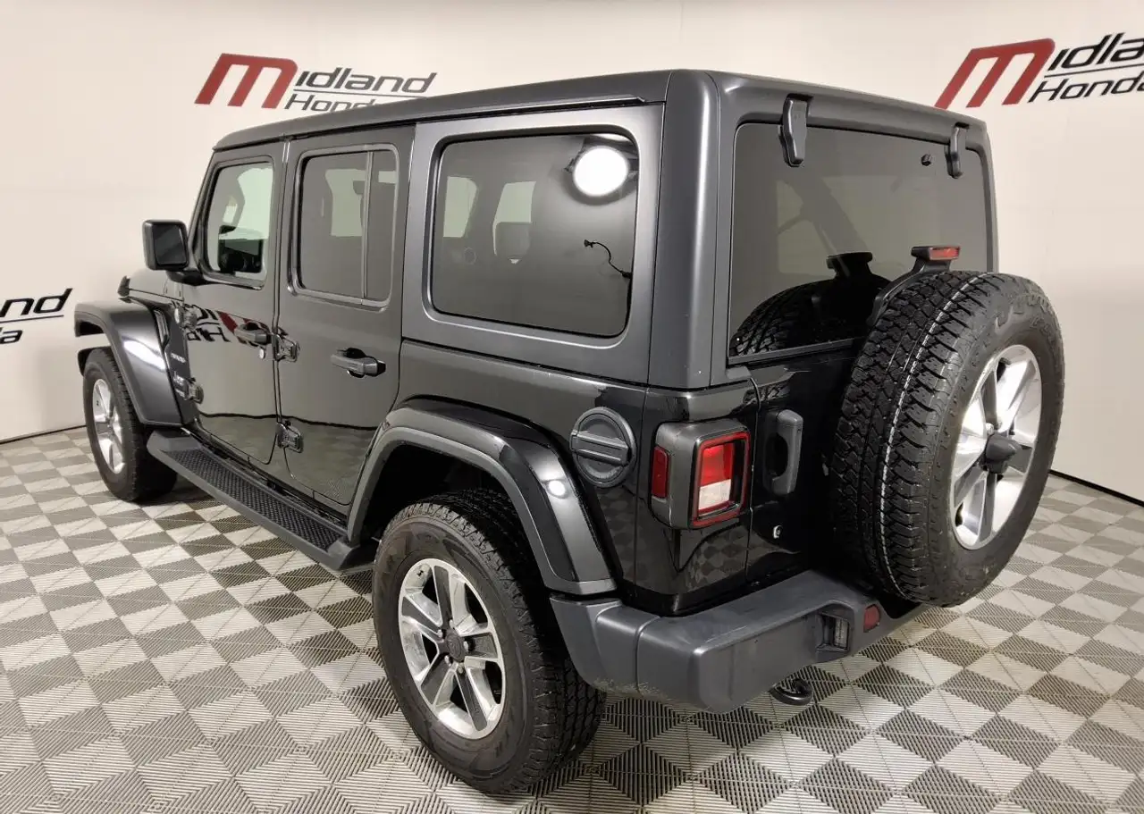 Jeep Wrangler photo Jeep Wrangler